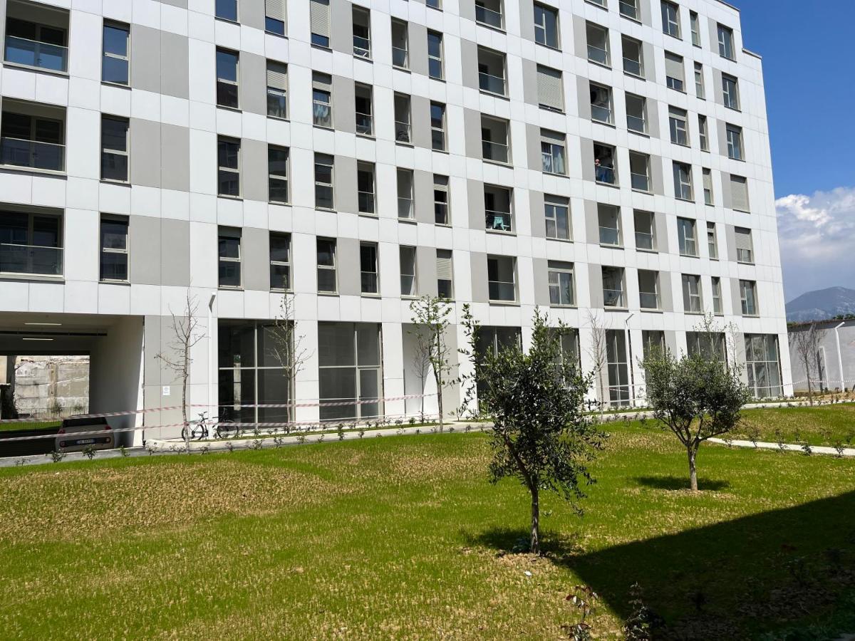 Comfy Nest Apartment- Free Parking Тирана Екстер'єр фото