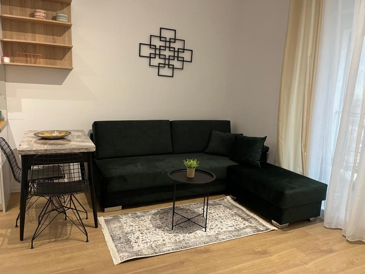 Comfy Nest Apartment- Free Parking Тирана Екстер'єр фото