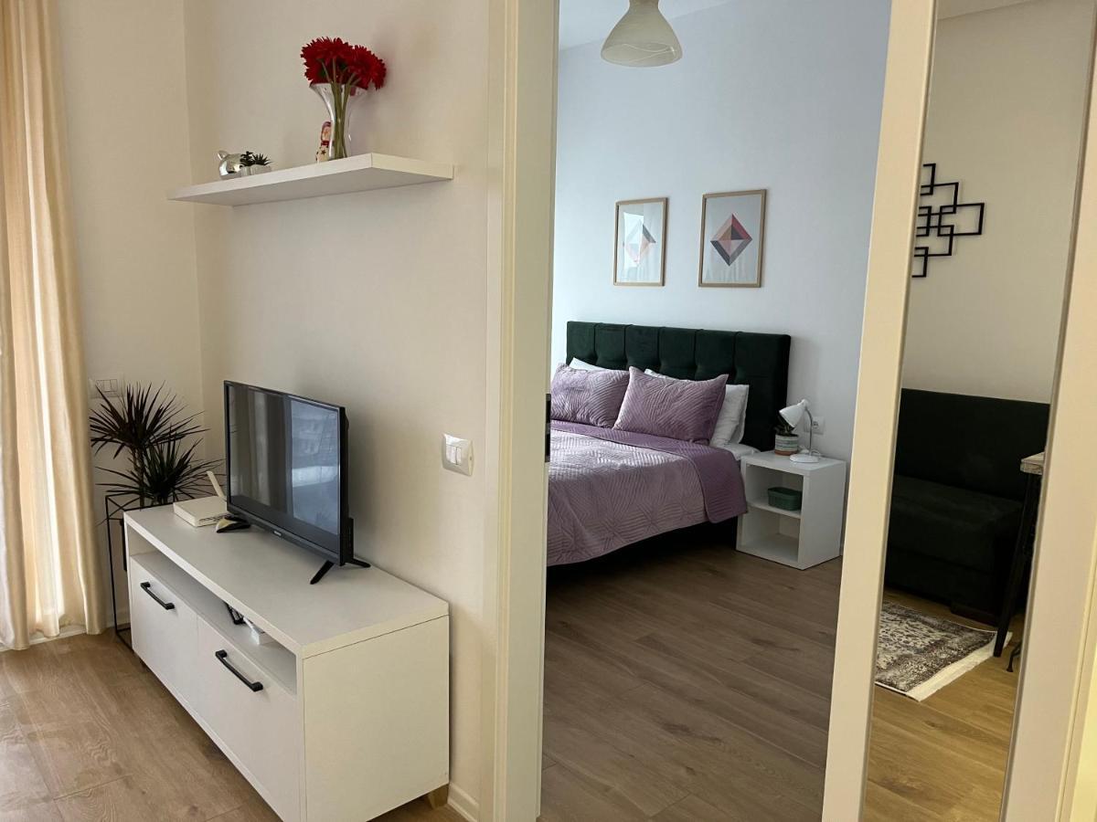 Comfy Nest Apartment- Free Parking Тирана Екстер'єр фото